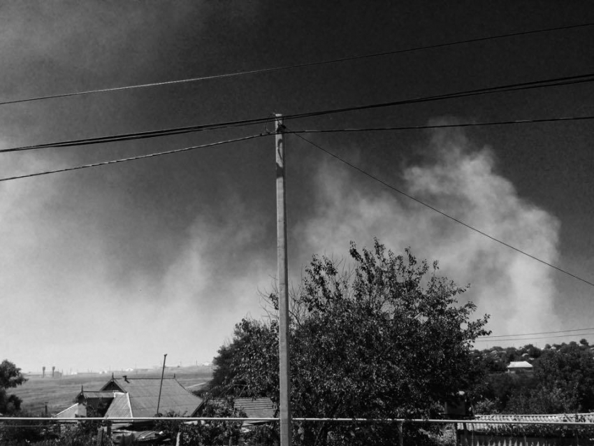 Жители молдавского села задыхаются от горящего украинского поля