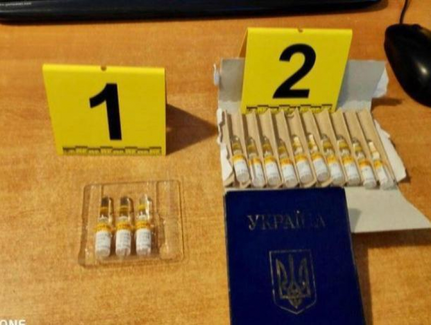 Украинец спрятал наркотики в трусах и попытался пересечь границу с РМ, но был задержан