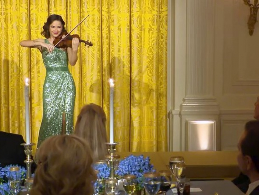 Скрипачка из Молдовы сыграла в Белом доме - Трамп аплодировал стоя