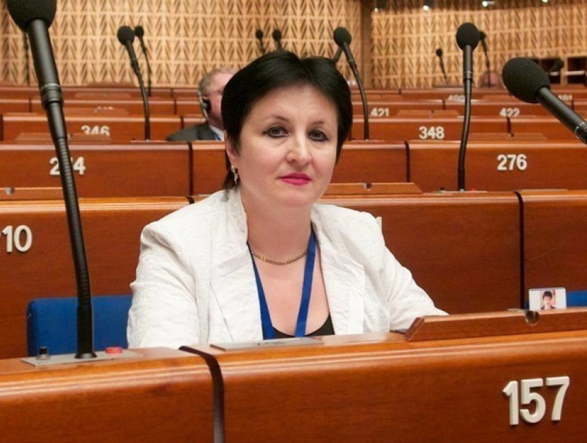 Анна Гуцу на чрезвычайном съезде уступила свою партию Анатолу Шалару 