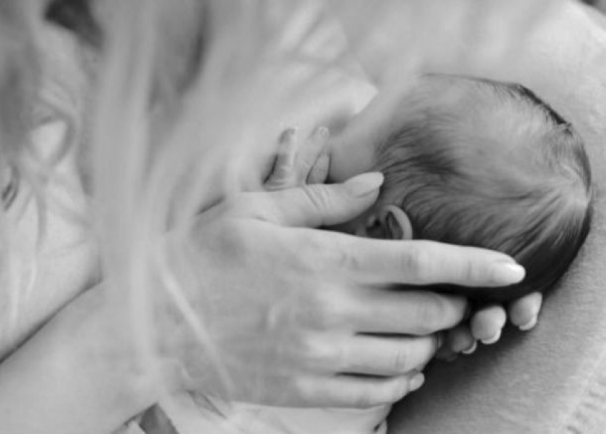 Светлана Лобода показала, как кормит грудью новорожденную дочь