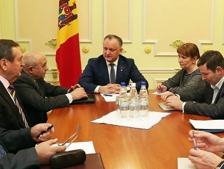 Активизацию экспорта в Россию плодов и вина совершают в Москве советники президента Молдовы