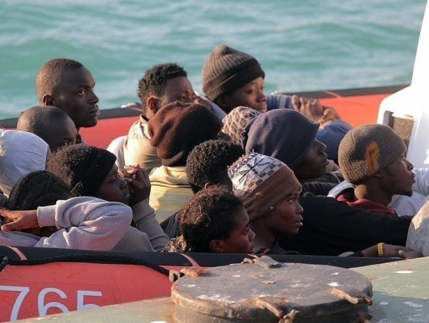 Мигранты из Африки пообещали покончить с собой, узнав, что по ошибке вместо Румынии приплыли в Одессу