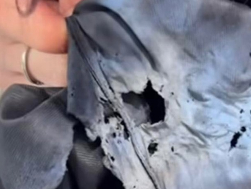 В столице мужчина бросил петарду в девушку и сжег ей пальто