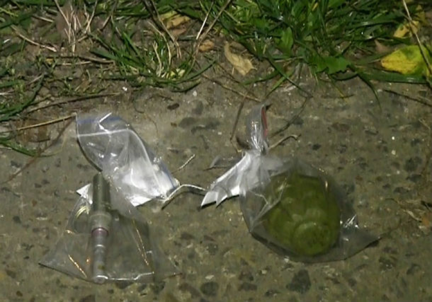 Боевую гранату между домами обнаружил с помощью мобильника молодой человек в Рыбнице