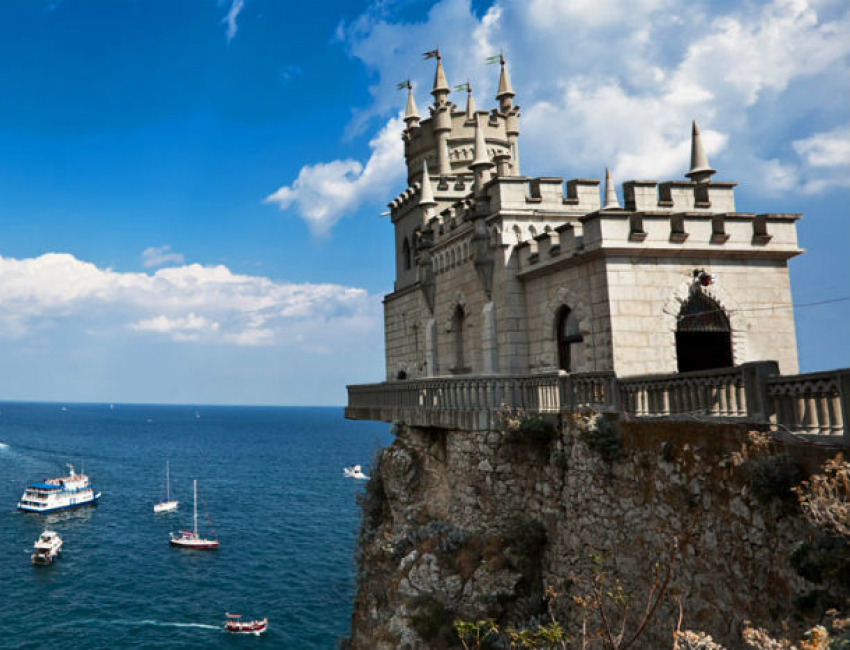 «Соблазнительное» описание Ялты разозлило посла Украины в Австрии, заявившего о «кровавой войне» 