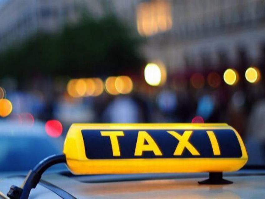 В Кишинёве такси заказывают уже за сутки до Нового года 