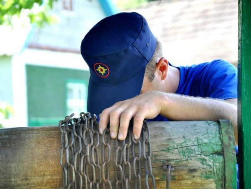 В районе Леова мужчина упал в колодец