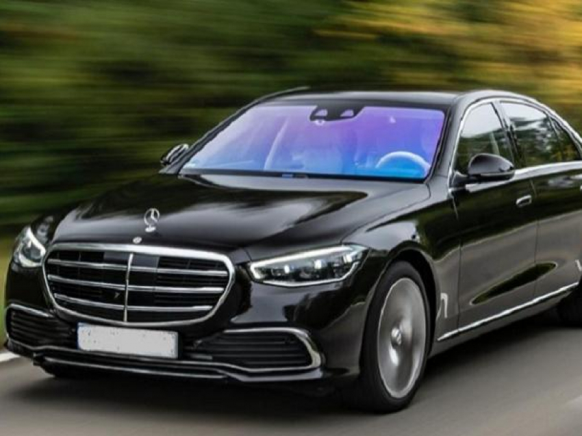 Судья-ставленник евроинтеграторов первой волны замечен за рулем отсутствующего в декларации об имуществе умопомрачительного Mercedes