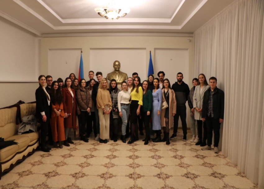 Молдавские студенты обменялись опытом с азербайджанцами