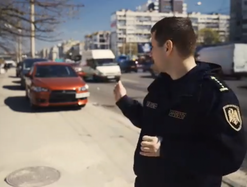 Патрульные полицейские сняли видео-предупреждение для любителей неправильной парковки
