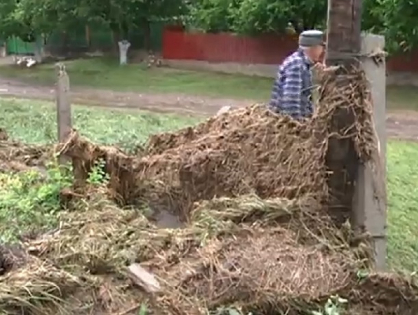 Десятки фермерских хозяйств уничтожили потоки воды в Новоаненском районе