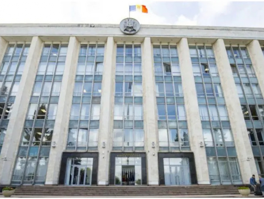 Государственная канцелярия расширяет штат на 56 человек и потратит почти 18 миллионов