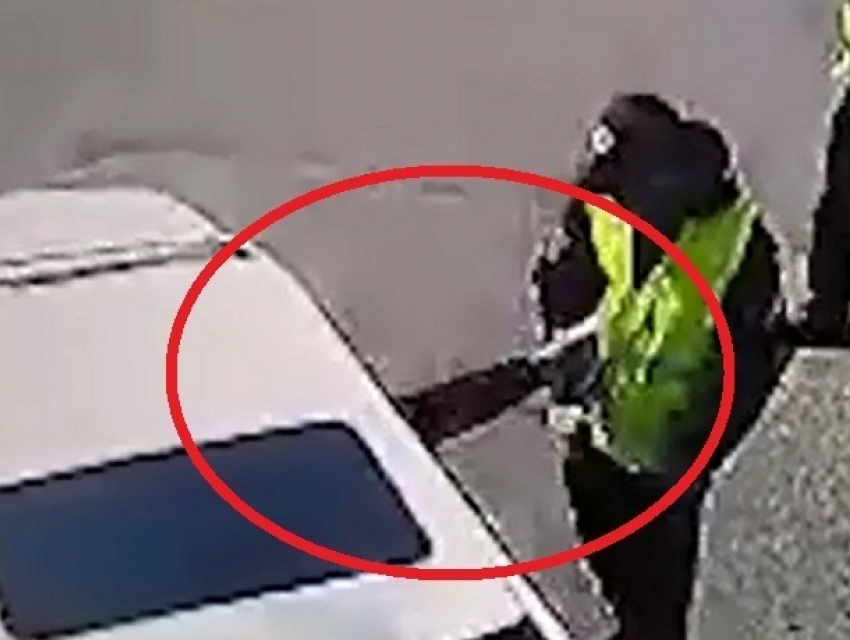 Избиение полицейского мажором ногой через окно «Лексуса» в Одессе попало на видео