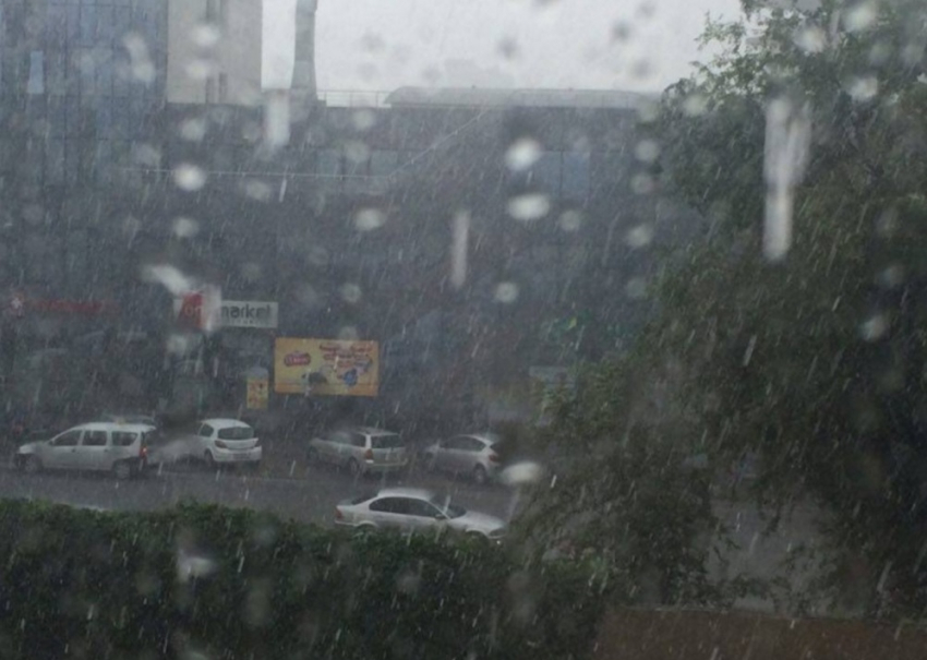 Дождь снова затопил кишиневские улицы