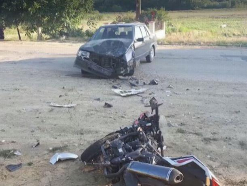 В Унгенском районе в аварию попал 21-летний мотоциклист - врачи считают, что у него почи нет шансов выжить