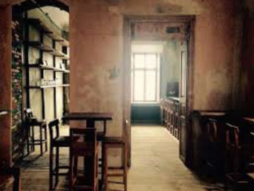 Банковские счета столичного заведения заблокировали из-за долга в 1 лей 40 бань