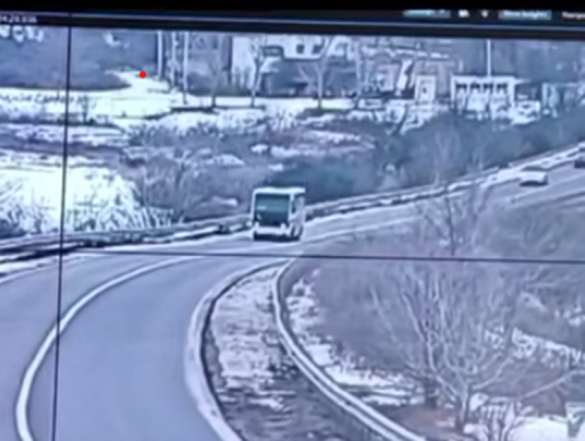 Украинец выпрыгнул из автобуса на ходу, чтобы нелегально попасть в Молдову