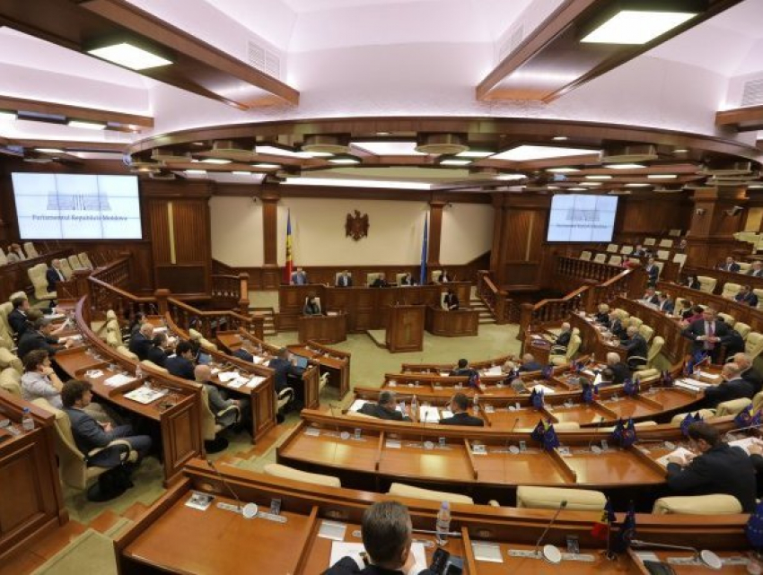 Парламентарии признали незаконной концессию Кишиневского аэропорта 