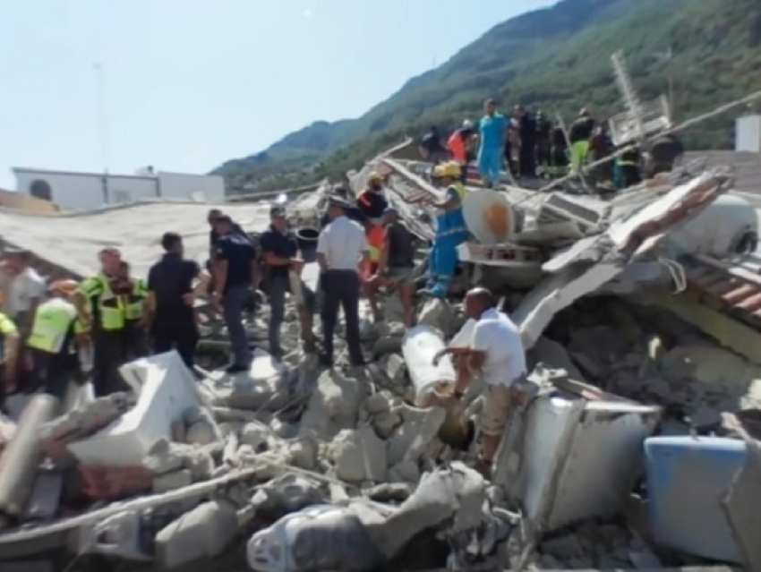Шокирующие видео разрушительного землетрясения в Италии выявили махинации местных строителей