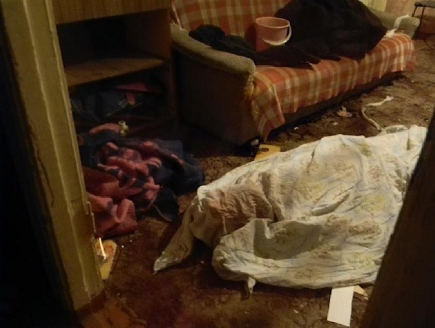 Приехавший в гости мужчина нашел своего брата зверски убитым в Глодянах