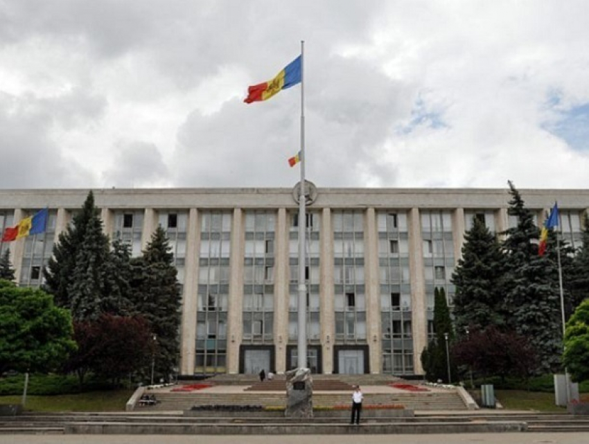 Правительство Молдовы выставило на продажу дороги, здания и базу отдыха в Затоке