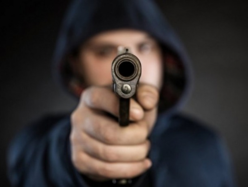 В Дурлештах полицейский получил пулю в ногу