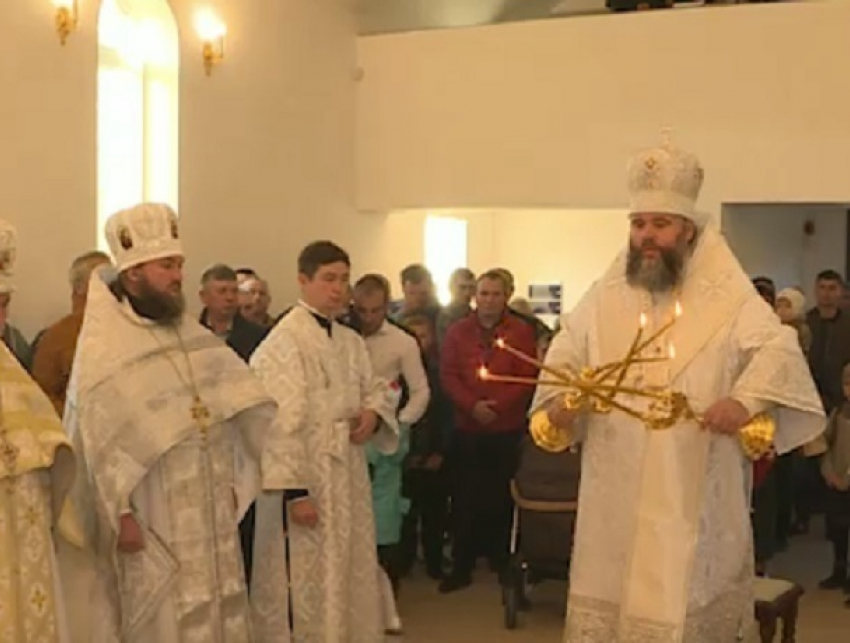 Долгожданную церковь в Оргеевском районе освятил епископ Силуан