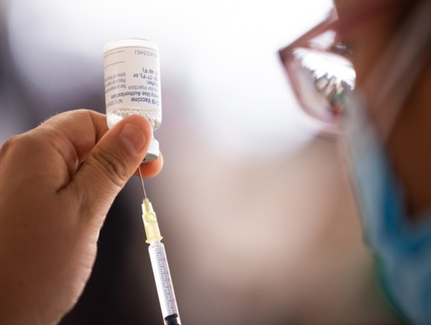 Прививки вакциной AstraZeneca не будут прекращены