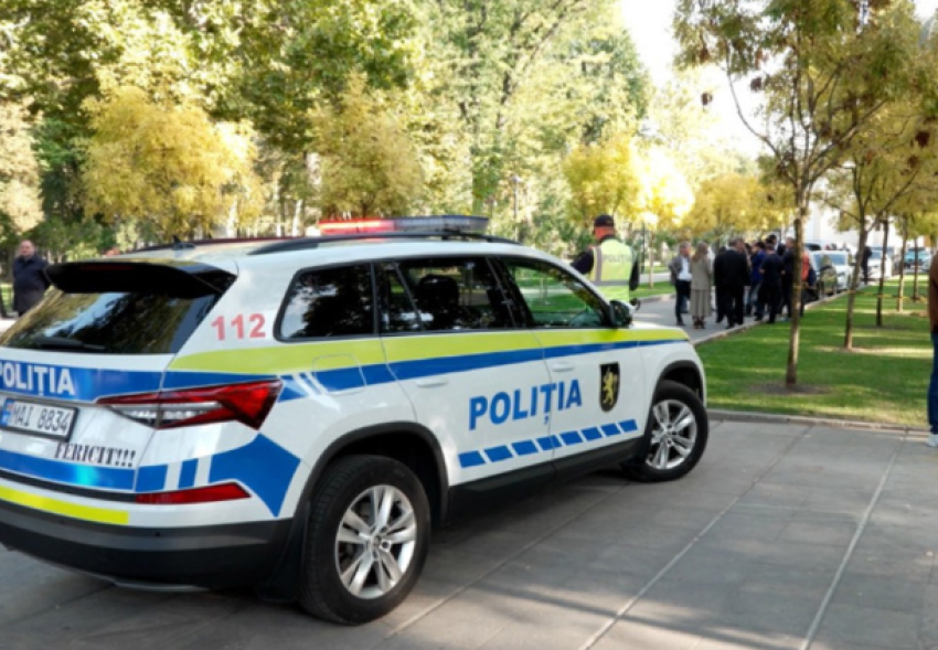 Полиция объяснила, зачем вмешалась в конфликт у Кафедрального собора