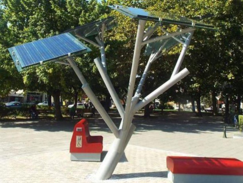 В столице появятся «солнечные деревья» - можно будет заряжать телефоны и планшеты прямо во время прогулок