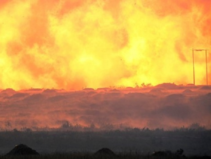 Огромный склад боеприпасов взорвался ночью на Украине