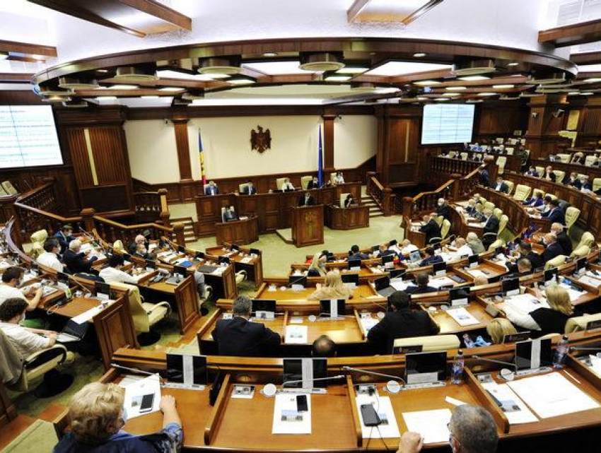 В молдавский парламент вернулись «плахотнюковские» методы - мнение