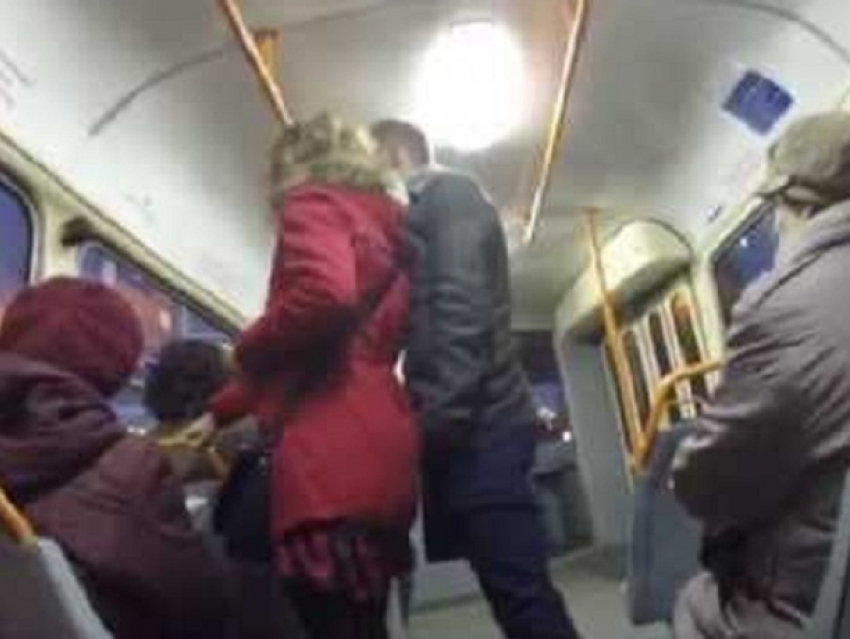 Извращенец в троллейбусах Кишинева испугал пассажиров