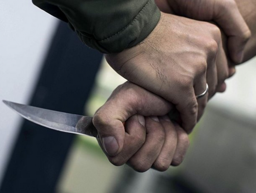 Ножевые раны не заставили жителя Приднестровья оторваться от распития спиртного
