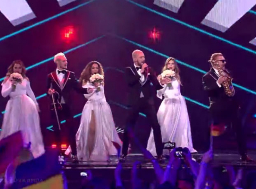 Молдавская свадьба на сцене ошеломила зрителей финала «Евровидения-2017» в Киеве 