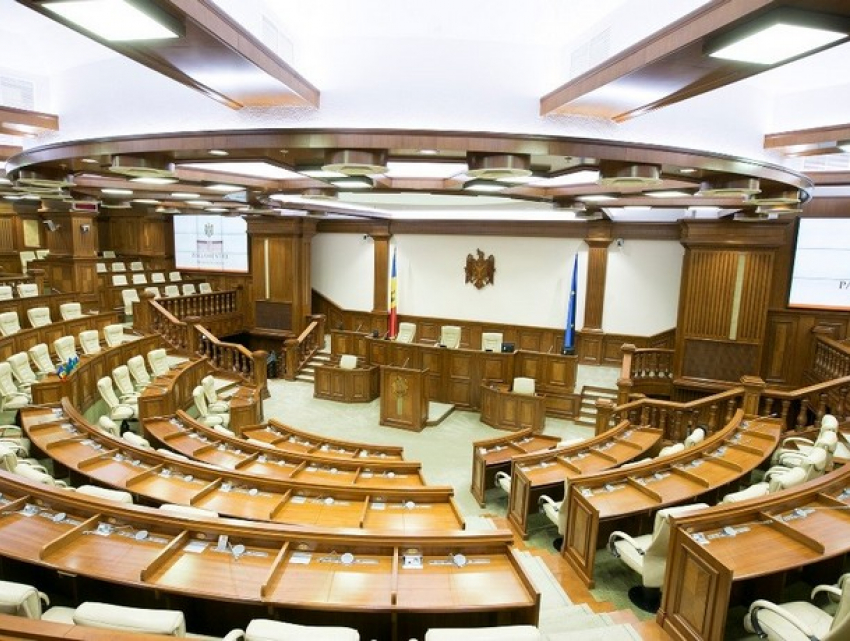 Официально! Депутатов парламента обязали соблюдать режим самоизоляции