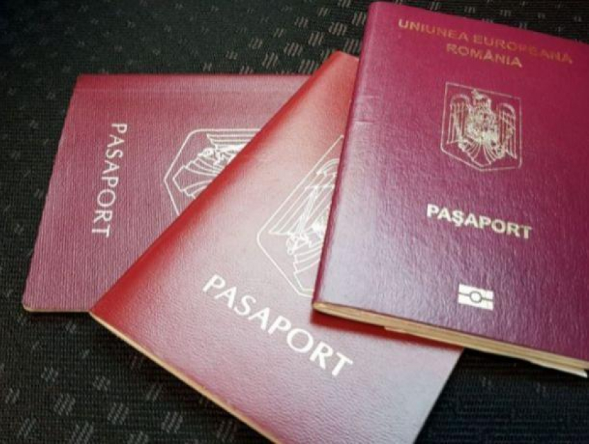 Задержаны преступники, изготовлявшие «из-под полы» румынские паспорта и отправлявшие молдаван на нелегальную работу в Чехии