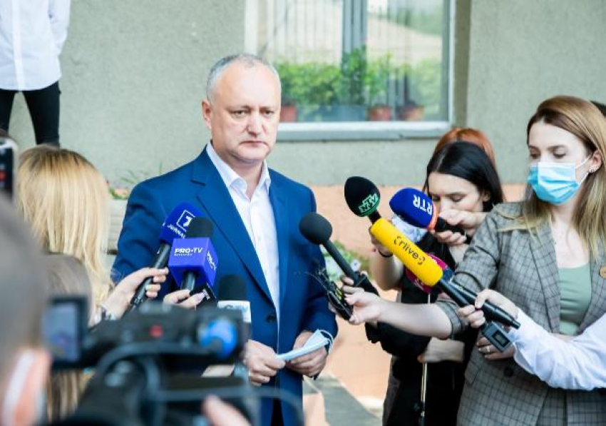 Додон: нужны досрочные президентские и парламентские выборы, иначе Молдова не выживет