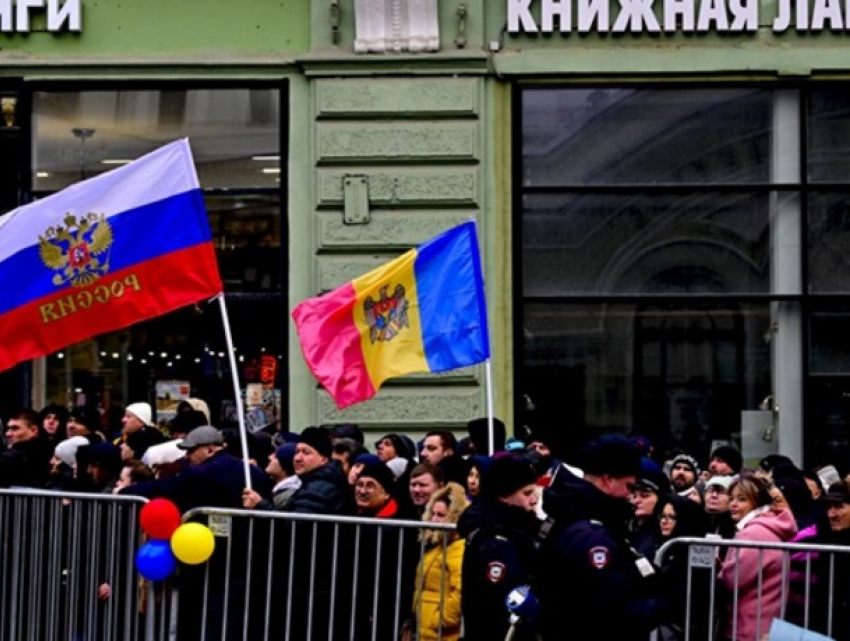 В Москве у посольства Молдовы образовались очереди избирателей  