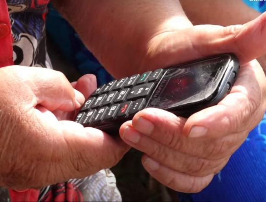 Брошенные на произвол судьбы, старики живут в селе без мобильной связи и стационарного телефона