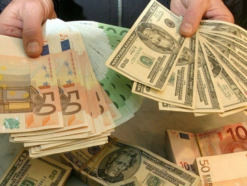 Курсы валют: доллар снизится, а евро и румынский лей возрастут