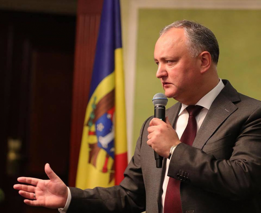 Молдова откроет на выборах 150 участков в России вместо восьми, - Додон