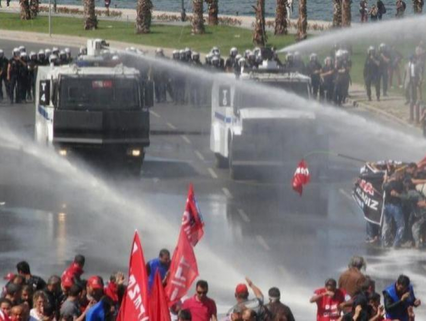 Власти делают вид, что не знают, где находятся подаренные Эрдоганом машины для разгона протестующих 