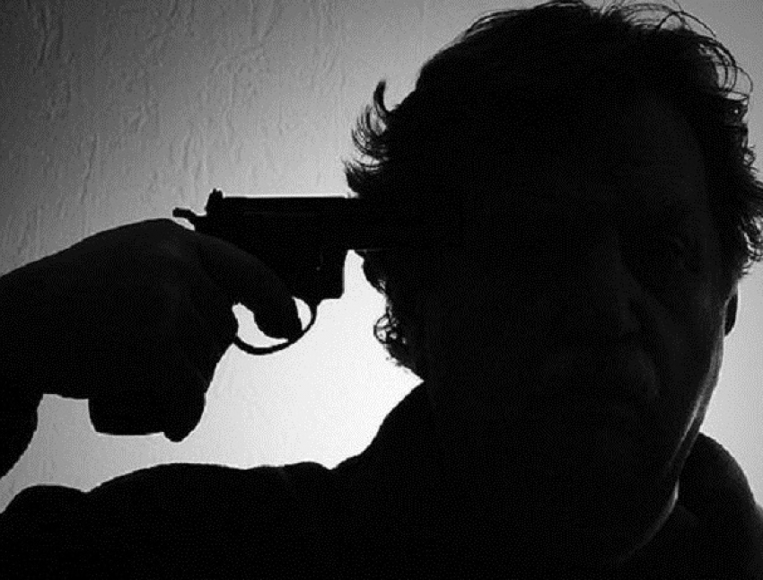 Одинокий мужчина застрелился в собственной квартире в пригороде Кишинева 