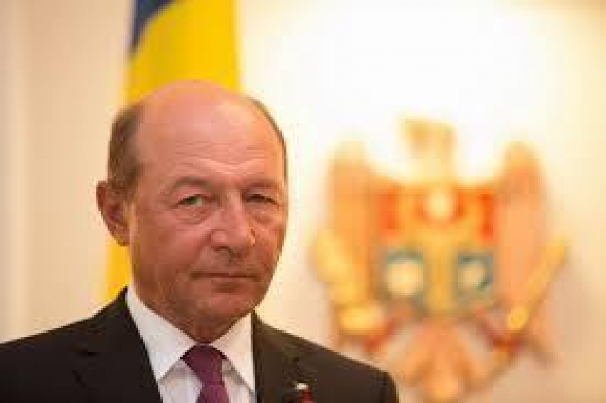 Додон - Бэсеску: После 14 ноября вы лишитесь гражданства Молдовы, которое не заслужили 
