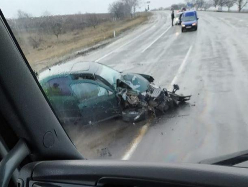 На Балканском шоссе произошла серьёзная авария, машина разбита в хлам