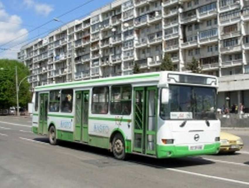 Власти Кишинева отменили тендер на закупку скандальных румынских автобусов