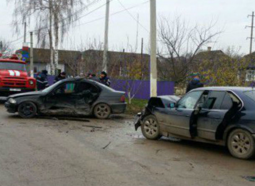 Водитель и два пассажира получили травмы в ДТП в Бричанах