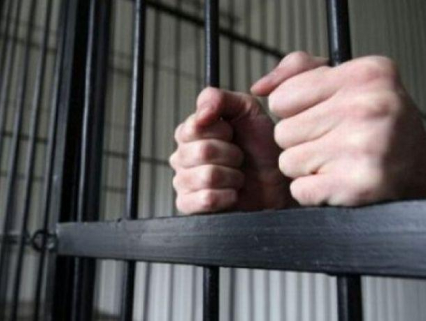 Срочно: 16-летний подозреваемый в убийстве парня из Костешт арестован на 30 дней